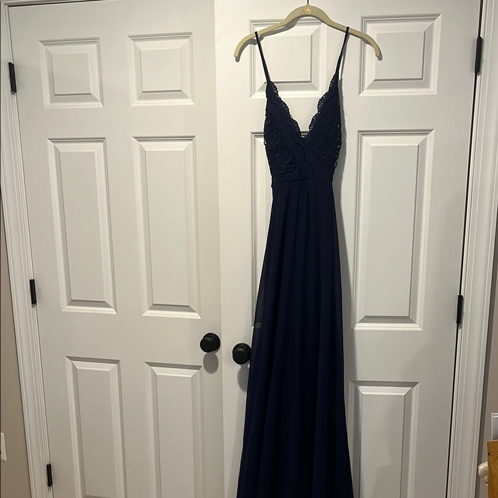 Elegant Navy Blue Lace Evening Gown